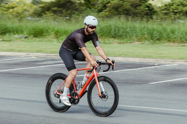 How to balance sport bike tires for smoother rides on UK highways?