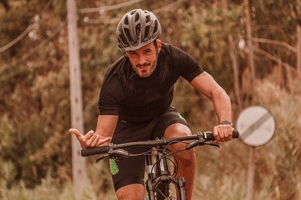 What are the best ways to secure a sport bike helmet when parked in UK urban areas?