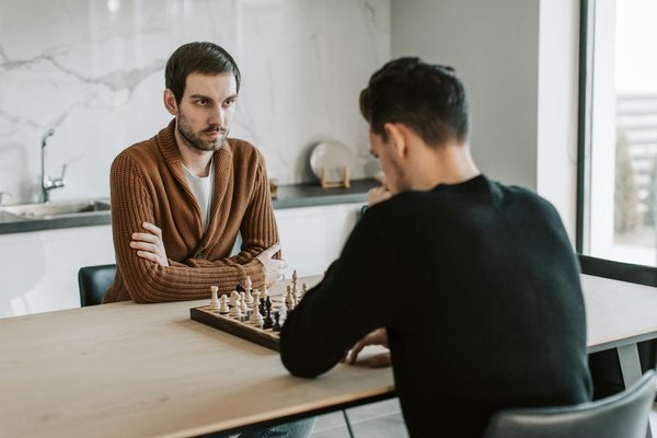 What mindfulness techniques can help reduce performance anxiety in professional chess players?
